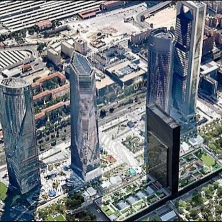 De Frente A 4 Torres, Habitacion Con Bano Hotell Madrid Eksteriør bilde