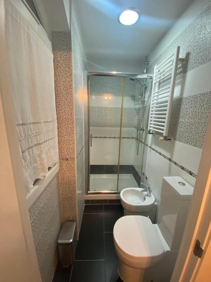 De Frente A 4 Torres, Habitacion Con Bano Hotell Madrid Eksteriør bilde